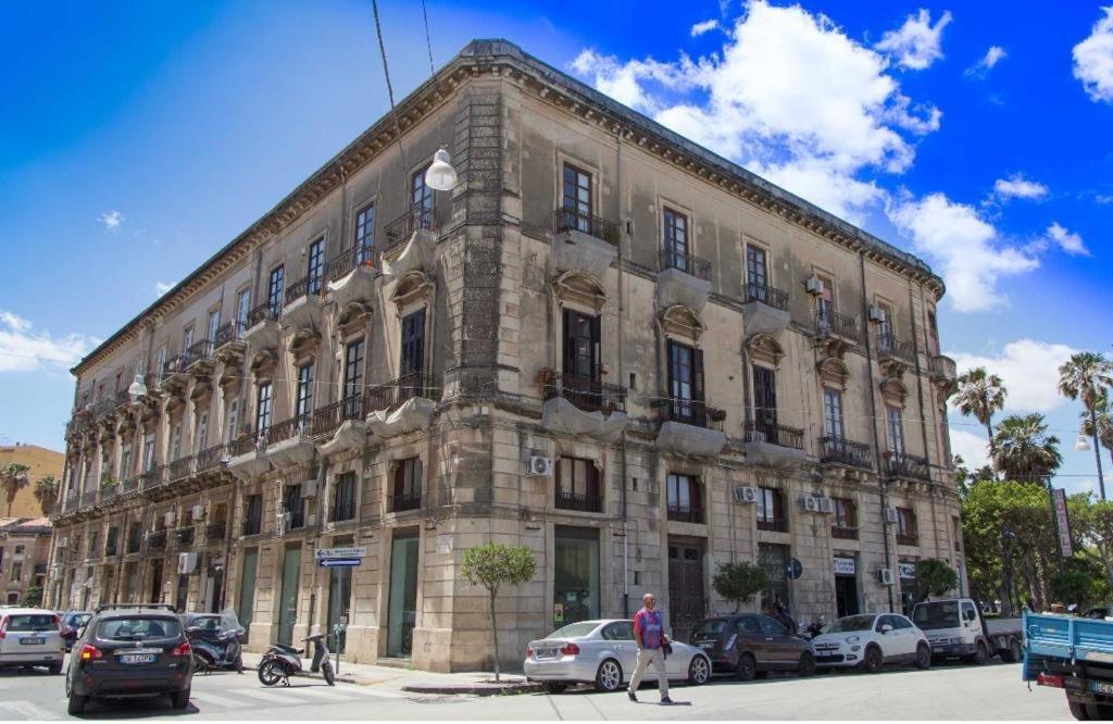 Casa Vacanze L'Altra Diaz Syrakus Exterior foto
